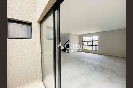 15_photo/94dce4345b.8b4782fe73be2b82-ATLAS-d9fac7e9-a681-45ff-9392-bf00aac2d8cc.jpg de casa à venda com 3 quartos, 245m² em Hugo Lange, Curitiba