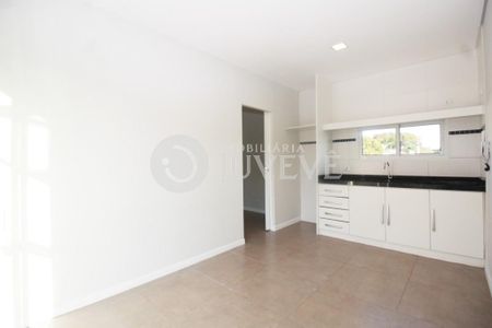 9_photo/94dce434b1.f6751498e84a1f19-ATLAS-5325fff2-c8f9-4b3f-a9c4-e80e45895597.jpg de apartamento para alugar com 1 quarto, 33m² em Cristo Rei, Curitiba