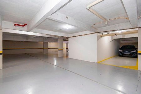 2_photo/94dce43503.3fa72a7c18e94c3b-ATLAS-0cee2935-0acb-4e51-bbaf-f8aa00d641a8.jpg de apartamento à venda com 1 quarto, 32m² em Cristo Rei, Curitiba