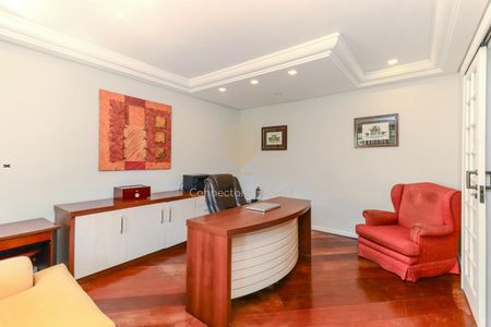 4_photo/94dce43527.fe96b63aec789ef1-ATLAS-b600e702-8bd6-4557-9636-0d83473bc0a5.jpg de casa à venda com 3 quartos, 465m² em Cristo Rei, Curitiba