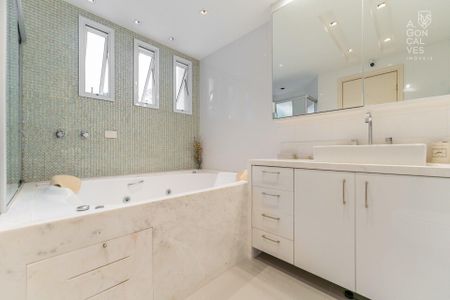 20_photo/94dce43591.52aeae8b2a6b4def-ATLAS-c233be6f-0fd1-4f4c-9ec2-e85c990bbe1b.jpg de casa à venda com 4 quartos, 218m² em Alto da XV, Curitiba