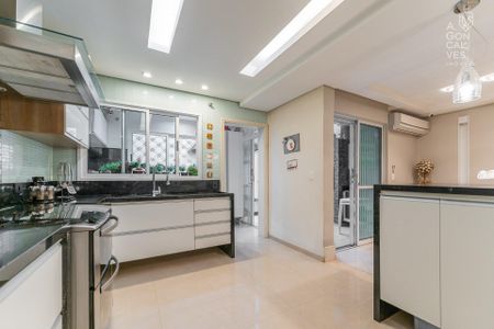 10_photo/94dce43591.52aeae8b2a6b4def-ATLAS-d22b637a-6f32-4e01-a3ba-9e87018ff3de.jpg de casa à venda com 4 quartos, 218m² em Alto da XV, Curitiba