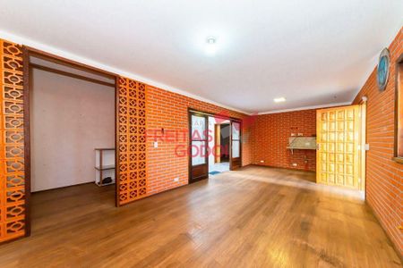 12_photo/94dce4372b.83d40a30ae40dd9e-ATLAS-5f02cc9a-db61-4fc4-9c71-1478880ea56d.jpg de casa à venda com 7 quartos, 385m² em Cristo Rei, Curitiba