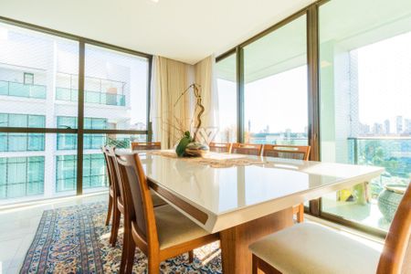 3_photo/94dce439ab.4d090a27b3c43c57-ATLAS-ef8d3978-eae6-46a9-b9c3-a97447e3d312.jpg de apartamento à venda com 4 quartos, 299m² em Alto da Glória, Curitiba