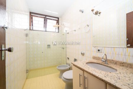 6_photo/94dce439e9.f4b066816dc56ef6-ATLAS-e3c334ab-ad8b-404a-a380-9de7d3e5c591.jpg de casa à venda com 4 quartos, 381m² em Alto da XV, Curitiba