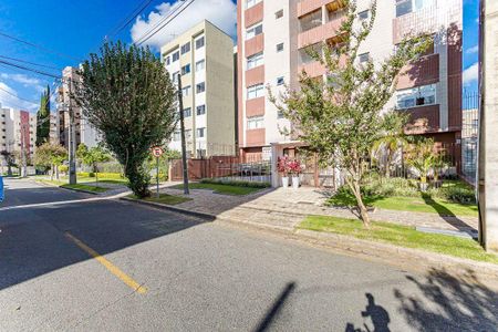 10_photo/94dce43a21.cb8d397bc949314a-ATLAS-49f166f2-154e-46b8-99a0-3e8df2b5330a.jpg de apartamento à venda com 3 quartos, 90m² em Juvevê, Curitiba