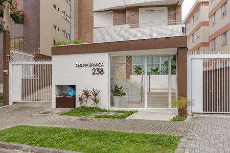 8_photo/94dce43a33.4f48e483d4bcdc3b-ATLAS-291a5b4e-a804-4305-8451-813c507af9c7.jpg de apartamento para alugar com 4 quartos, 216m² em Alto da Glória, Curitiba