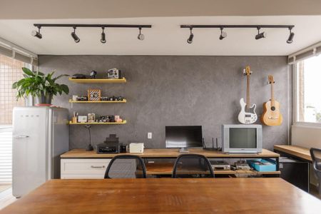 2_photo/94dce43a33.4f48e483d4bcdc3b-ATLAS-c3efc18f-739a-4b32-be7b-d5dda2e484c1.jpg de apartamento para alugar com 4 quartos, 216m² em Alto da Glória, Curitiba