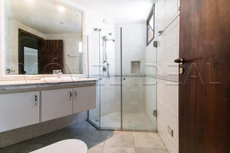 10_photo/94dce43a45.fad97a88a53e9b6a-ATLAS-16dff39b-e341-410b-b3d0-6a36f806943a.jpg de apartamento à venda com 5 quartos, 564m² em Juvevê, Curitiba