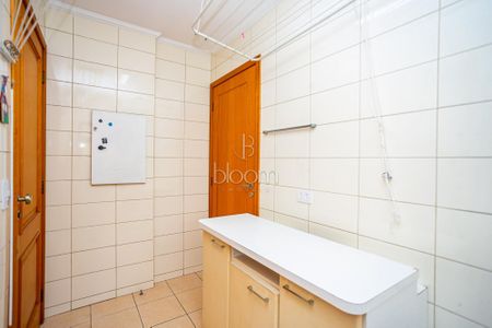 6_photo/94dce43a53.bbf50f062fc3a42d-ATLAS-21440775-6bd6-4f95-a77f-d18db520b3e2.jpg de apartamento à venda com 3 quartos, 91m² em Alto da Glória, Curitiba