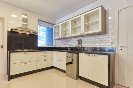 5_photo/94dce43a7d.2bdbab23788d2232-ATLAS-5bfbc26a-3646-4ebe-a44f-e3a617ec806e.jpg de apartamento à venda com 4 quartos, 261m² em Juvevê, Curitiba