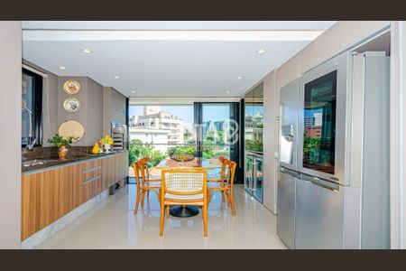 8_photo/94dce43b79.7980aed8fa71c73b-ATLAS-adb75800-3f83-4787-858e-c6846971db2e.jpg de apartamento para alugar com 3 quartos, 211m² em Alto da Glória, Curitiba
