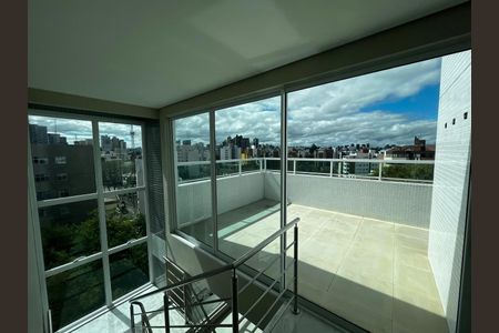 3_photo/94dce43bd9.3c20d05746a6d1b7-ATLAS-0cbfee34-d46b-4e02-b9ae-ecbce96b4f60.jpg de apartamento à venda com 3 quartos, 200m² em Alto da Glória, Curitiba