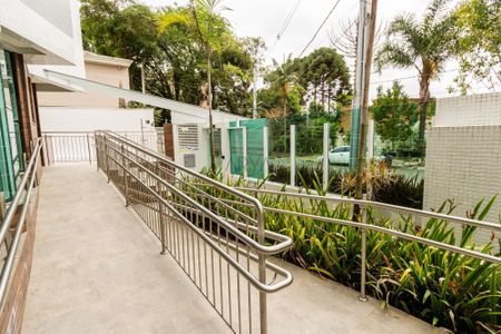 11_photo/94dce43bd9.e1ef79951dcad611-ATLAS-4fd1bf8b-7273-4e0f-a561-6410e5e89a1e.jpg de apartamento à venda com 3 quartos, 200m² em Alto da Glória, Curitiba