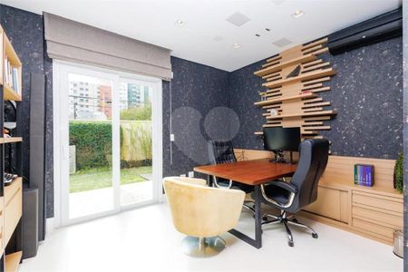 23_photo/94dce43c61.ceff8192393c33de-ATLAS-e8dc1bf5-47ad-4d5f-9248-78ce75a13eb9.jpg de apartamento à venda com 3 quartos, 380m² em Alto da Glória, Curitiba