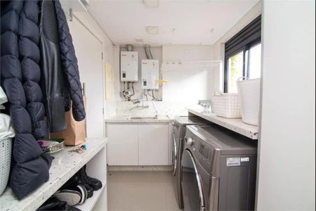 8_photo/94dce43ce1.8406d85b1cc03178-ATLAS-2e146254-bcb4-4b7e-873e-ace4af040aa6.jpg de apartamento à venda com 3 quartos, 210m² em Juvevê, Curitiba