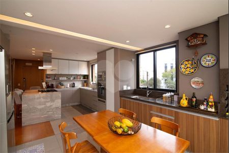 8_photo/94dce43ce5.23351eba74f1df34-ATLAS-856e3ea1-3238-40d0-a6d5-8448cfdfd07e.jpg de apartamento à venda com 3 quartos, 210m² em Juvevê, Curitiba