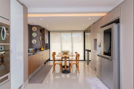 11_photo/94dce43ce5.23351eba74f1df34-ATLAS-85b75b7b-d7f6-44ed-b79f-929a7e2b6639.jpg de apartamento à venda com 3 quartos, 210m² em Juvevê, Curitiba