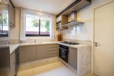 3_photo/94dce43d23.ec950a654e588a02-ATLAS-0a5249ae-302d-4b2e-b32b-ee4abe0e11c7.jpg de apartamento à venda com 3 quartos, 356m² em Alto da Glória, Curitiba