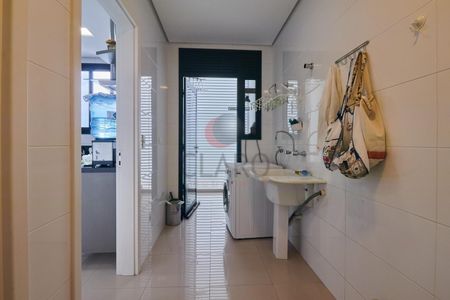 2_photo/94dce43d25.0d56afd875818df8-ATLAS-b6a77ef3-863e-4fce-a5a9-8ebf5d689741.jpg de apartamento à venda com 2 quartos, 131m² em Alto da Glória, Curitiba