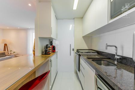 9_photo/94dce43d2f.b868acc9c9081069-ATLAS-83b3a6cd-3093-408f-a596-1769999b6546.jpg de apartamento à venda com 2 quartos, 105m² em Alto da Glória, Curitiba