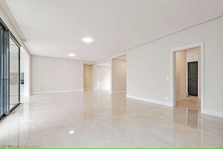 4_photo/94dce43d57.86fa7c56df5ec564-ATLAS-8d59f1f8-0d71-438b-8672-2e16c7617c37.jpg de apartamento à venda com 3 quartos, 200m² em Juvevê, Curitiba