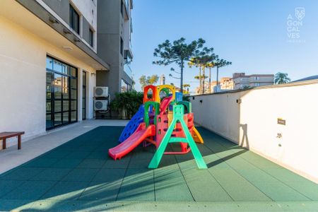 43_photo/94dce43dd5.2174ddd1e513f596-ATLAS-fdf84aac-52c4-417f-bb70-da28da602f0f.jpg de apartamento à venda com 4 quartos, 180m² em Alto da Glória, Curitiba
