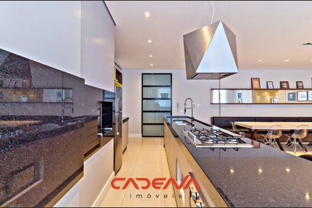 8_photo/94dce43dd5.4b1992a7ab35c141-ATLAS-354d8b39-e4cb-4009-aa49-bb871b6b2ad8.jpg de apartamento à venda com 4 quartos, 180m² em Alto da Glória, Curitiba