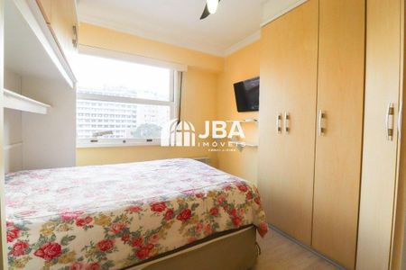 11_photo/94dce43f5d.f265ba868e49e611-ATLAS-01ae64d8-1fda-4218-aff7-85b8eca6eac2.jpg de apartamento à venda com 3 quartos, 166m² em Centro, Curitiba