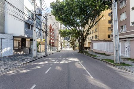 4_photo/94dce43f73.375b53a9fe6d53ca-ATLAS-26517db4-37b8-4ed0-9fe5-ce8bdbc2d414.jpg de apartamento à venda com 2 quartos, 48m² em Centro, Curitiba