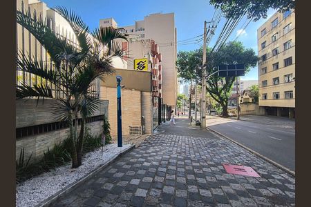 7_photo/94dce43f73.de1539f27b8bccfe-ATLAS-a2f8d259-8d36-45dc-877d-faf6d12bb1bc.jpg de apartamento à venda com 2 quartos, 48m² em Centro, Curitiba