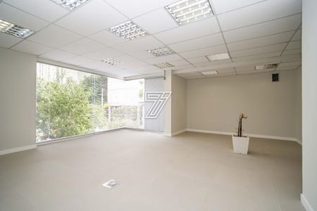 3_photo/94dce43f7d.c67b26d91a514013-ATLAS-1c5f9cd2-0d5e-401f-9a78-afbdddebe885.jpg de casa à venda com 5 quartos, 414m² em Centro, Curitiba