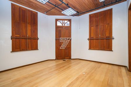 5_photo/94dce43f7d.c67b26d91a514013-ATLAS-2ebf9edd-e203-4706-80af-e6458f7fe957.jpg de casa à venda com 5 quartos, 414m² em Centro, Curitiba