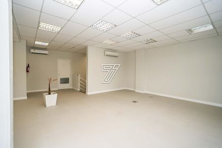 9_photo/94dce43f7d.c67b26d91a514013-ATLAS-3d92bb0e-40f9-4f46-bdda-018273e6a2cd.jpg de casa à venda com 5 quartos, 414m² em Centro, Curitiba