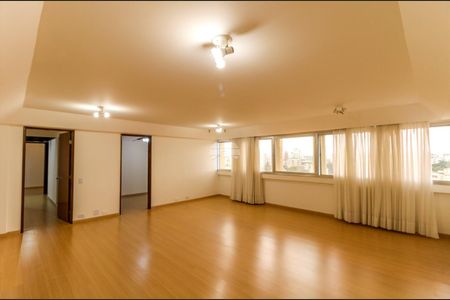 3_photo/94dce43fa5.7e2ea02b9085bf9d-ATLAS-713e1fd4-38d2-4cb2-a23f-3a8f8b0f37fa.jpg de apartamento para alugar com 3 quartos, 167m² em Centro, Curitiba