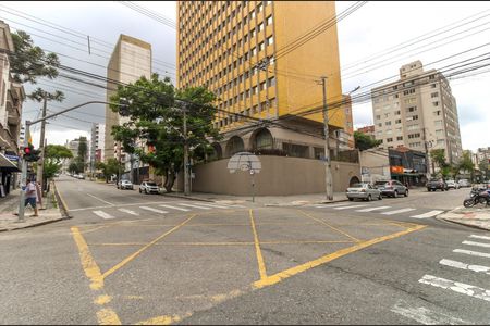 48_photo/94dce43fa5.7e2ea02b9085bf9d-ATLAS-8cd8049f-7e2d-4d37-a380-151551102b7f.jpg de apartamento para alugar com 3 quartos, 167m² em Centro, Curitiba