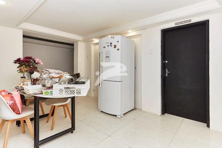 5_photo/94dce43fbd.3aed5bbd04158097-ATLAS-f02f9e79-a128-41d1-b324-55d9faa61d68.jpg de apartamento para alugar com 0 quarto, 13m² em Centro, Curitiba