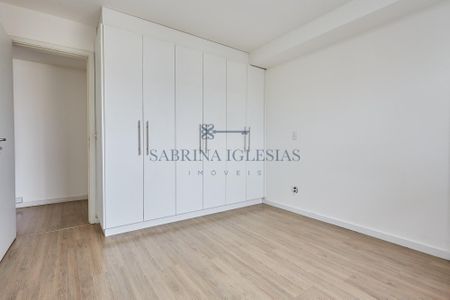 1_photo/94dce43fe5.17e1319bee992368-ATLAS-1a92d0c6-a2b1-4b37-b2b2-d6a9c25de160.jpg de apartamento à venda com 1 quarto, 55m² em Centro, Curitiba