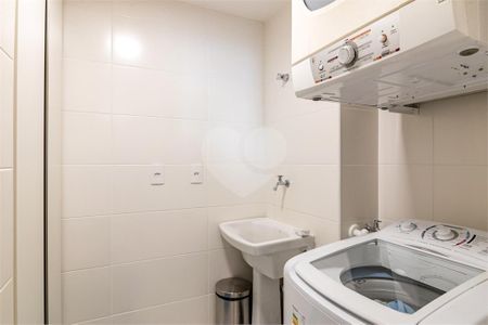 12_photo/94dce43fe5.e100dba37721dde7-ATLAS-1dc95e74-4088-4f9e-9c48-7aa3eb65bdf1.jpg de apartamento à venda com 2 quartos, 73m² em Centro, Curitiba