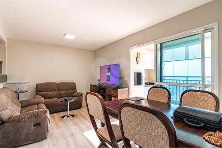 8_photo/94dce43fe5.e100dba37721dde7-ATLAS-25f4c9d7-d065-48c2-a5ec-2303c95205af.jpg de apartamento à venda com 2 quartos, 73m² em Centro, Curitiba