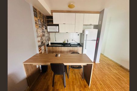 3_photo/94dce43fe5.e100dba37721dde7-ATLAS-398e5844-5e23-46d3-98b9-ce4d03b77f7b.jpg de apartamento para alugar com 1 quarto, 41m² em Centro, Curitiba