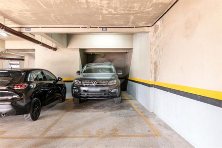 4_photo/94dce43fe5.e100dba37721dde7-ATLAS-98982909-11fb-43a9-890b-3db4ddf9dd1e.jpg de apartamento à venda com 2 quartos, 73m² em Centro, Curitiba