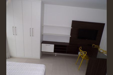 8_photo/94dce43fe5.e100dba37721dde7-ATLAS-b8e77e47-17b3-4d7c-9127-264906daa276.jpg de apartamento para alugar com 1 quarto, 41m² em Centro, Curitiba