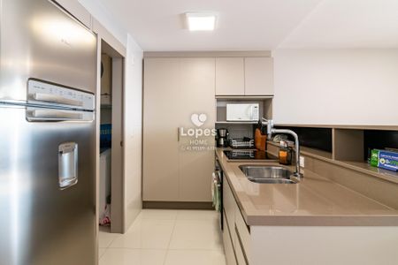 3_photo/94dce43fe5.e9b3c07d7af378fc-ATLAS-0930450d-c9c5-413b-b00d-d261d71adb26.jpg de apartamento à venda com 2 quartos, 94m² em Centro, Curitiba