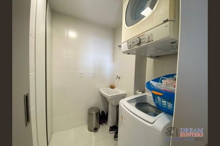 7_photo/94dce43fe5.ee088a38703f1476-ATLAS-9b1ca8a2-1868-41d7-a408-cb47bbfefeb4.jpg de apartamento à venda com 2 quartos, 73m² em Centro, Curitiba