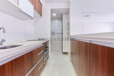 3_photo/94dce43fe5.f15ee3eca4b9775c-ATLAS-a44a1adc-15f0-4a4d-b02a-96bf9dc133e4.jpg de apartamento para alugar com 2 quartos, 73m² em Centro, Curitiba