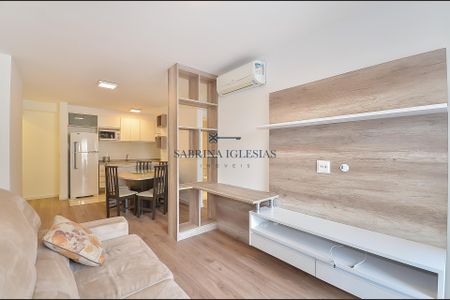 6_photo/94dce43fe5.f68859ec00757ab3-ATLAS-48851dbd-8f9f-407d-858e-145ed2319193.jpg de apartamento para alugar com 1 quarto, 55m² em Centro, Curitiba