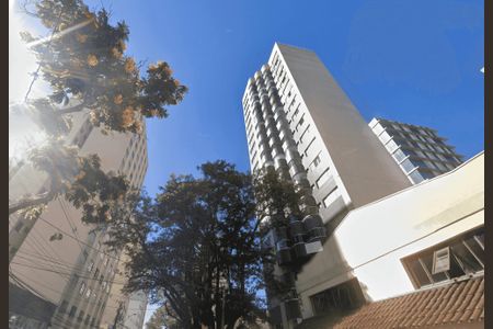 3_photo/94dce43ff5.ceff8192393c33de-ATLAS-ba373547-82a8-43b3-9b1d-1fa82db9c9a3.jpg de apartamento à venda com 3 quartos, 217m² em Centro, Curitiba