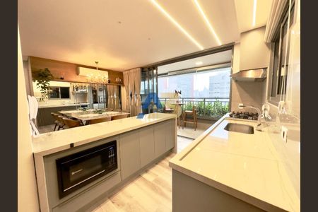 8_photo/94dce43ffd.1aa5b8f538f3adaf-ATLAS-2f063f67-d05e-4c01-8b85-be57f256a53e.jpg de apartamento à venda com 3 quartos, 105m² em Centro, Curitiba