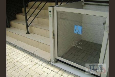 8_photo/94dce44043.4efe9d1ef6f1cfd2-ATLAS-5e4baa9c-5f69-422b-9f8e-43918bbda123.jpg de apartamento à venda com 1 quarto, 31m² em Centro, Curitiba